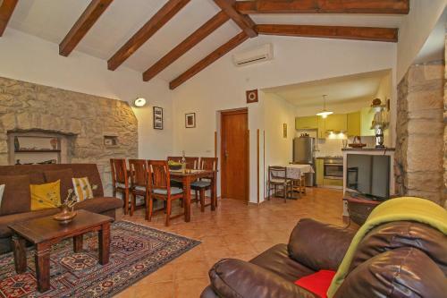 Jakov In ?upani?i (haus F�r 2-4 Personen)