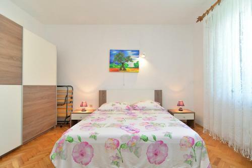 Apartments Gracijano 1724