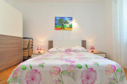 Apartments Gracijano 1724