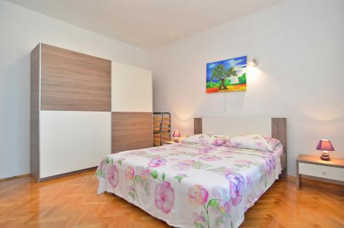 Apartments Gracijano 1724