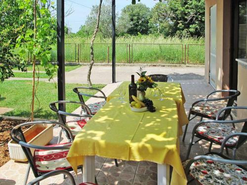 Holiday Home Ana (mdn148)