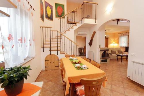 Apartments Maja 1242