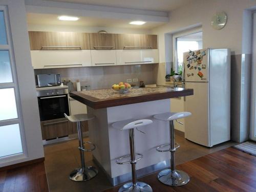 Apartments Mia 1788