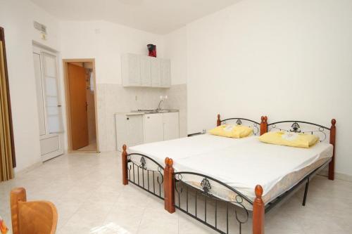Apartment Liznjan 7240b