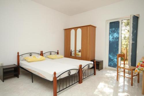 Apartment Liznjan 7240b