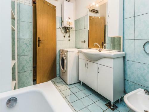 Three-bedroom Apartment In Marcana
