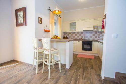 Villa Agri With Large Garden And Pool Near Pula