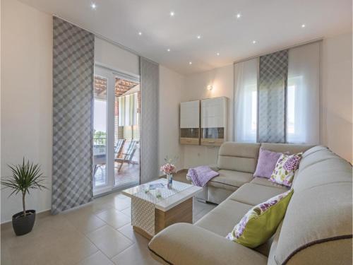 Two-bedroom Apartment In Barban