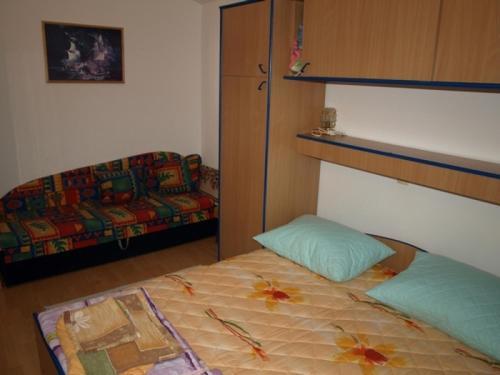 Apartment In Lopar With Seaview, Balcony, Air Condition (3841-4)
