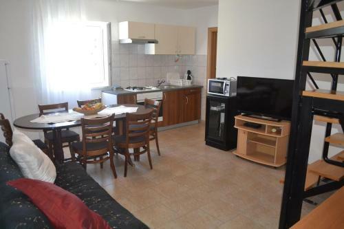 Apartment Lopar 14070d