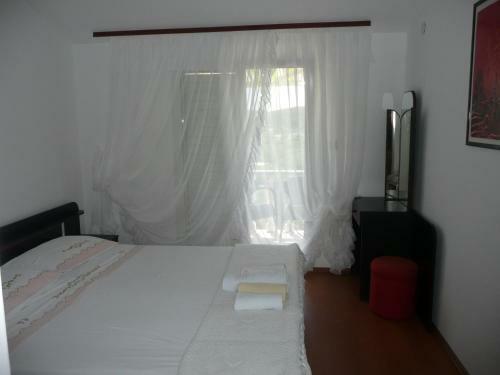 Two-bedroom Apartment In Lopar IV