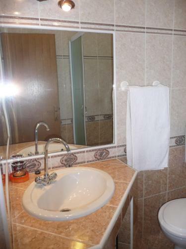 Two-bedroom Apartment In Lopar IV