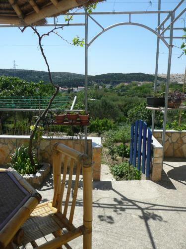 Two-bedroom Apartment In Lopar IV