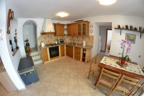 Apartment Lopar 14070a