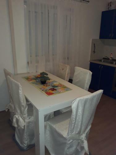 Apartments Sindi