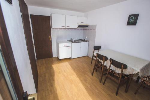 Apartments With A Parking Space Lopar (rab) - 12327