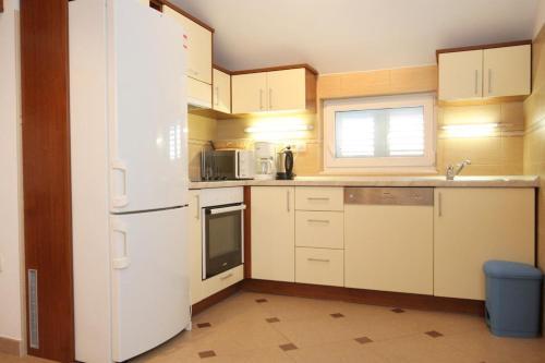 Apartment Lumbarda 9304c
