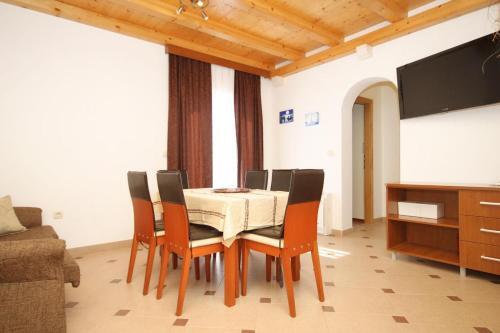 Apartment Lumbarda 9304c