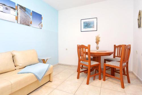 Apartment Lumbarda 4393b