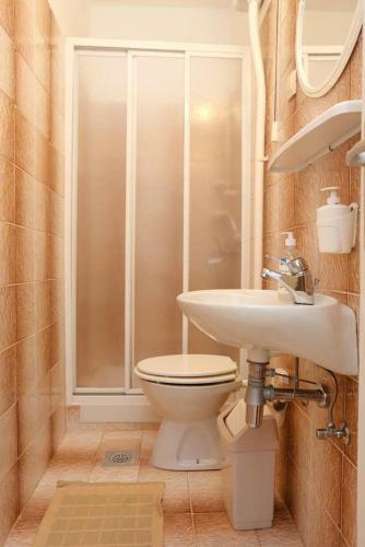 Hostal Triple Room Lumbarda 9305a