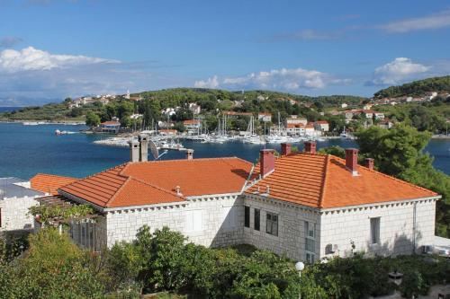 Hostal Triple Room Lumbarda 9305a