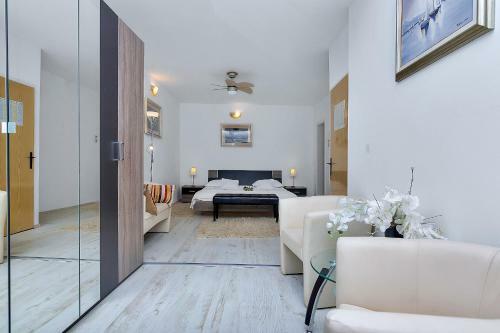 Apartments Lory