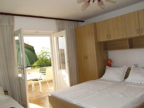 City Beach Apartments Medna