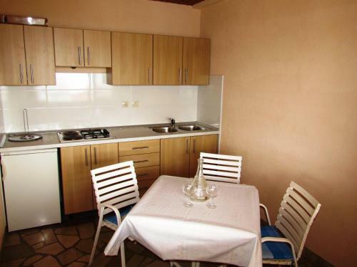 City Beach Apartments Medna