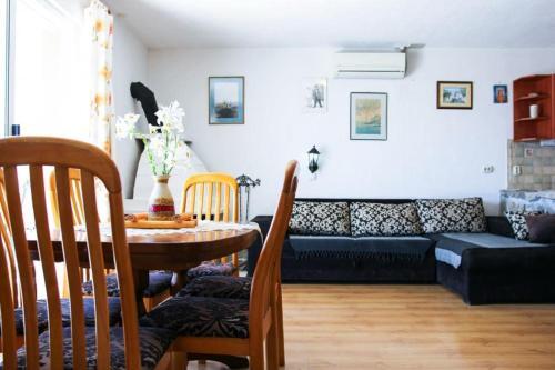 Apartment Makarska 15200c