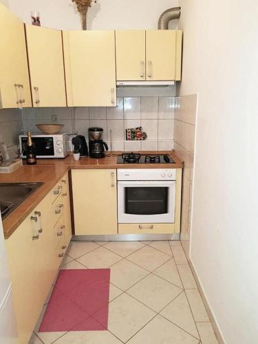Apartments With Wifi Makarska - 15307