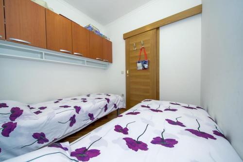 Apartments With A Parking Space Makarska - 15705