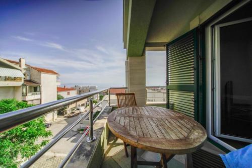 Apartments With A Parking Space Makarska - 15705