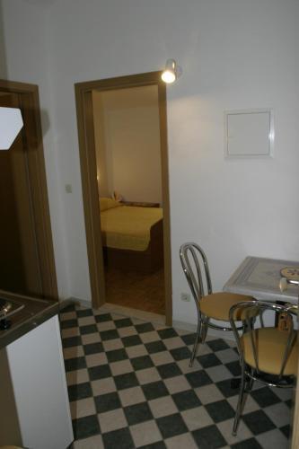Apartment Makarska (150-1)