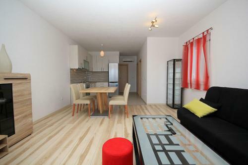 Apartments Lujnovic