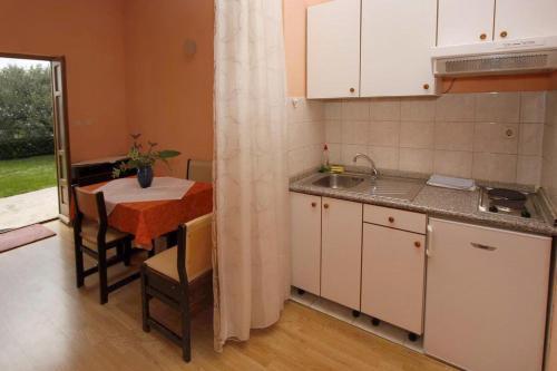Apartment Makarska 6768b