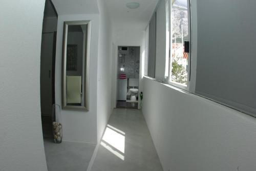 Apartments With A Parking Space Makarska - 12063