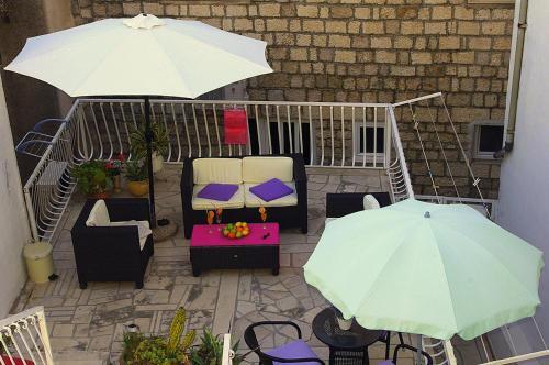 Apartments With A Parking Space Makarska - 12063