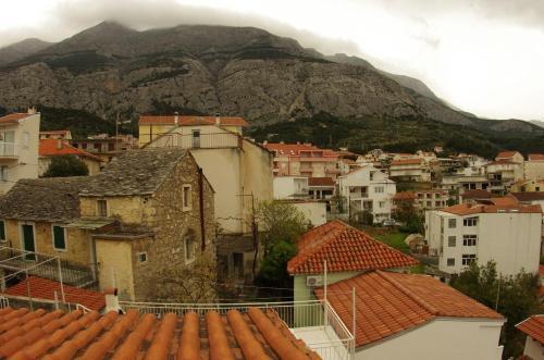Apartments With A Parking Space Makarska - 12063