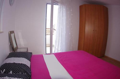 Apartments With A Parking Space Makarska - 12063