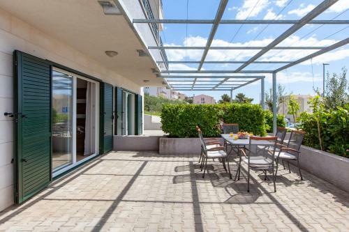 Apartments Dobro
