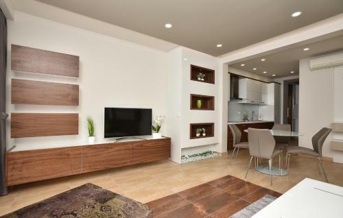 Apartments Dobro