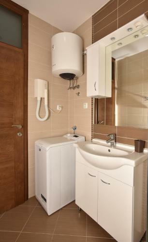 Apartments Dobro
