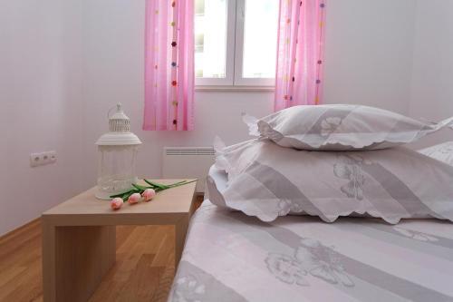 Apartments With A Parking Space Makarska - 13871