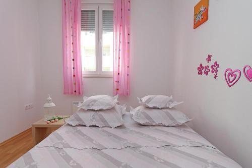 Apartments With A Parking Space Makarska - 13871