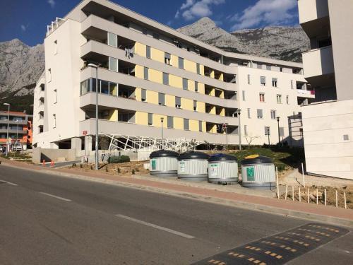 Apartments With A Parking Space Makarska - 13871