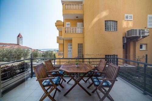 Green Olive Apartments