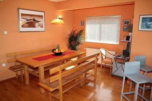 Apartments In Makarska 6735