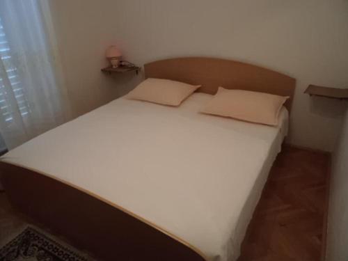 Hostal Apartments And Rooms With Parking Space Makarska - 13979