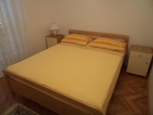Hostal Apartments And Rooms With Parking Space Makarska - 13979