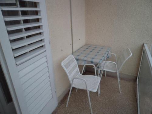 Hostal Apartments And Rooms With Parking Space Makarska - 13979